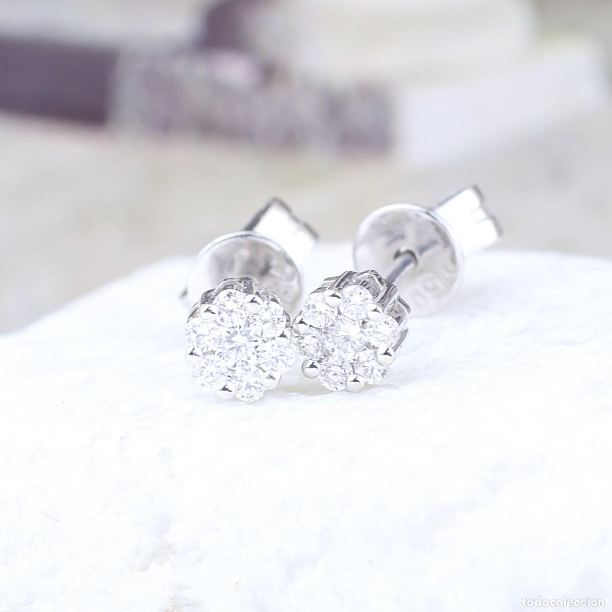 Joyeria: Pendientes roseta de diamantes en oro blanco 18K &ndash; 0,12 ct
