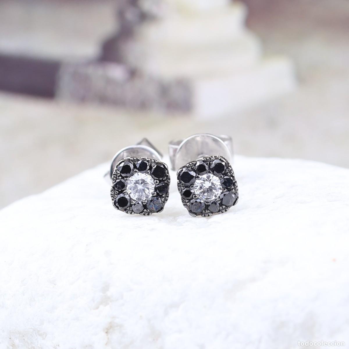 Joyeria: Pendientes roseta de diamantes negros e incoloros en oro blanco de 18K &ndash; 0,18 ct