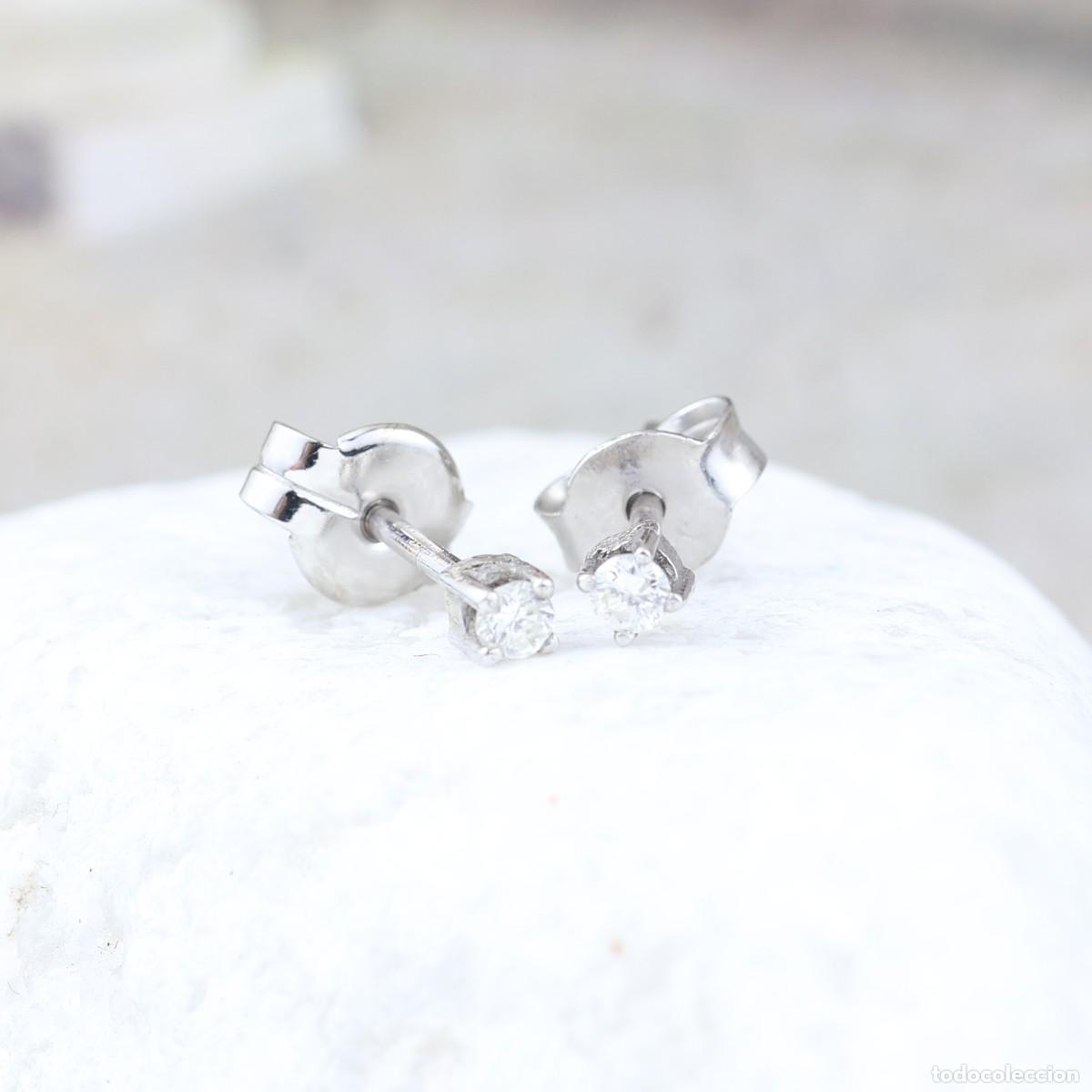Joyeria: Pendientes solitarios de diamantes en oro blanco de 18K &ndash; 0,06 ct