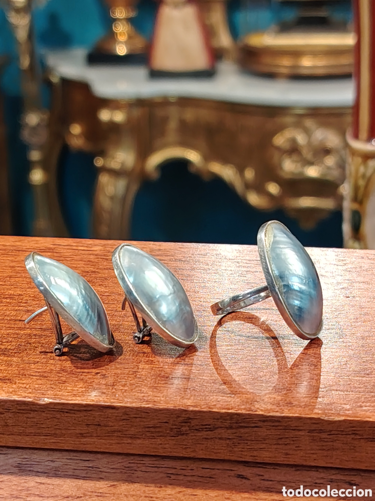 Joyeria: Juego de pendientes y anillo elaborado en plata y perlas de abul&oacute;n. - Foto 2