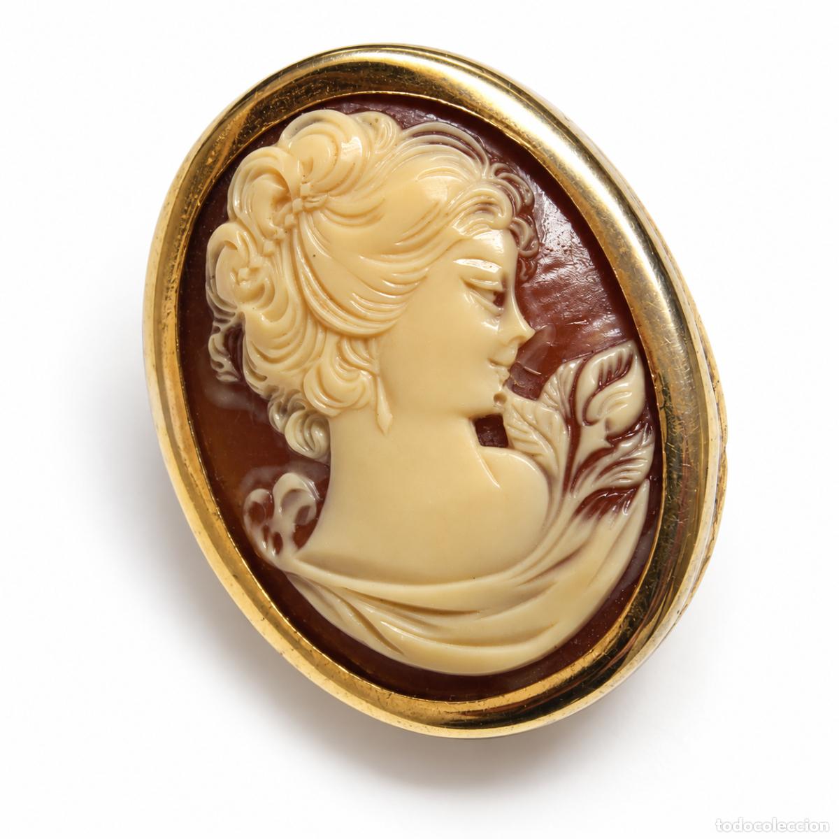 Joyeria: Broche Dije con Camafeo Busto Mujer Vintage y Montura con Ba&ntilde;o de Oro - A&ntilde;os 70.
