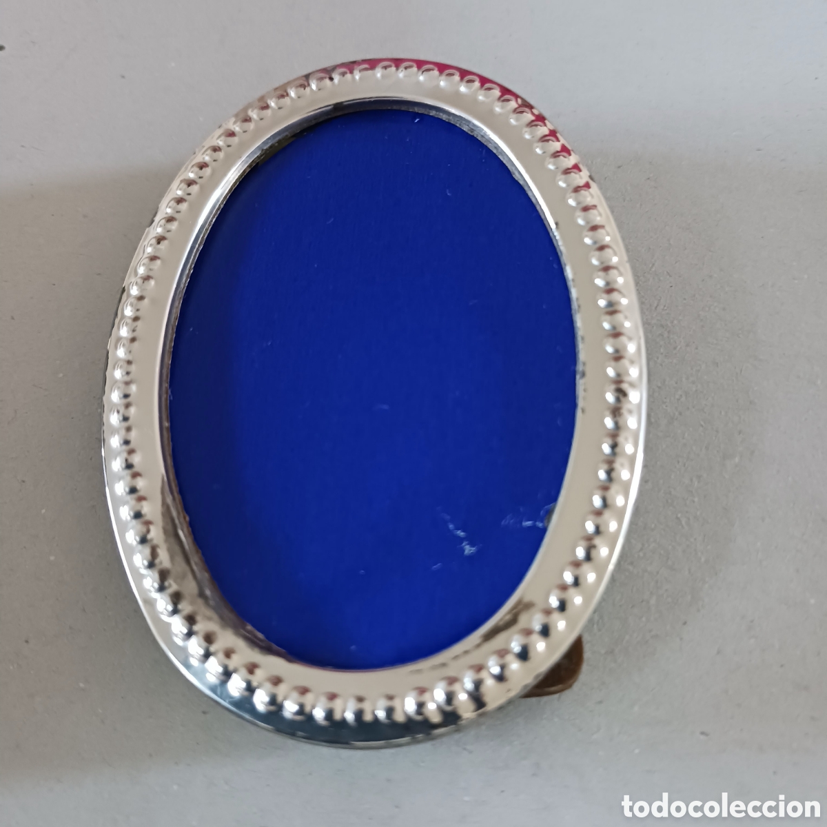 Joyeria: Peque&ntilde;o Marco ovalado de plata