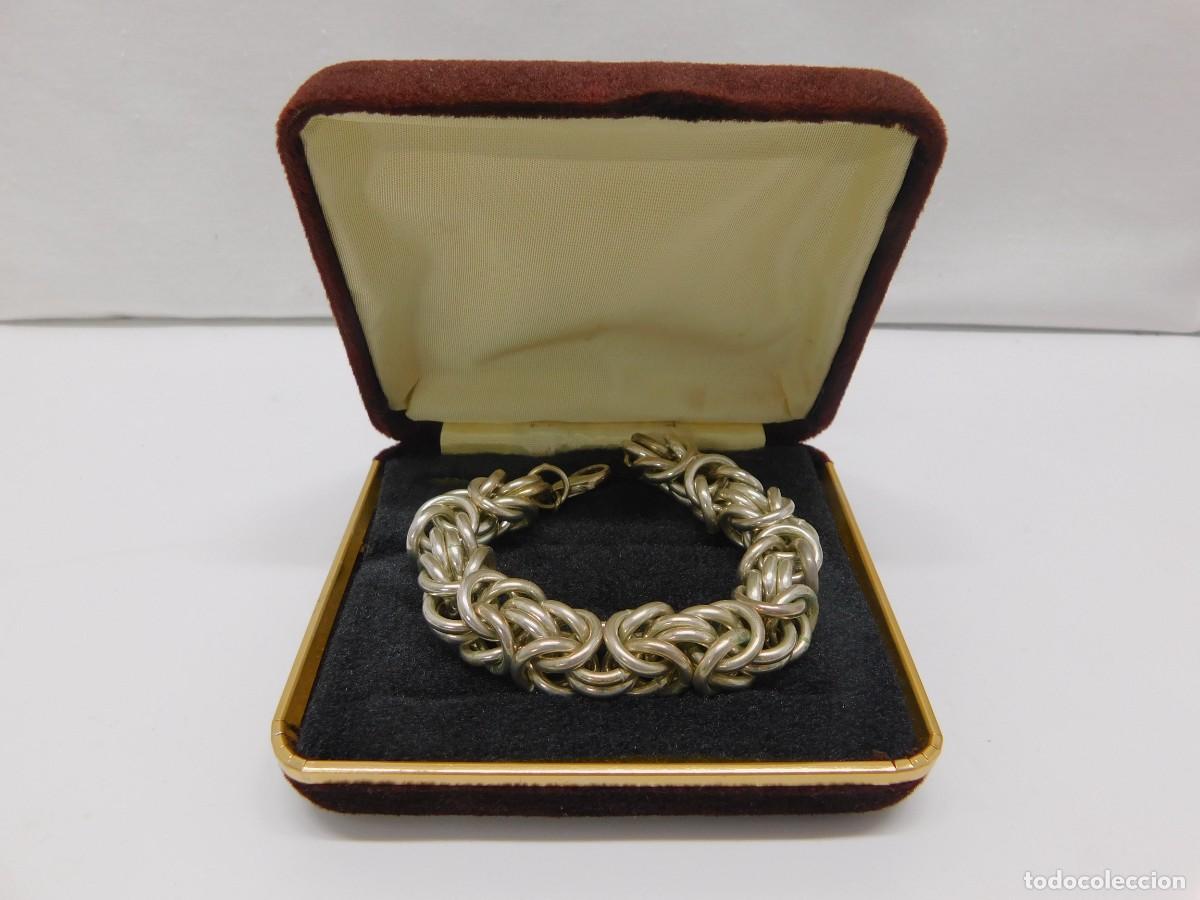 Joyeria: PULSERA DE PLATA CON ESLABONES ENTRELAZADOS