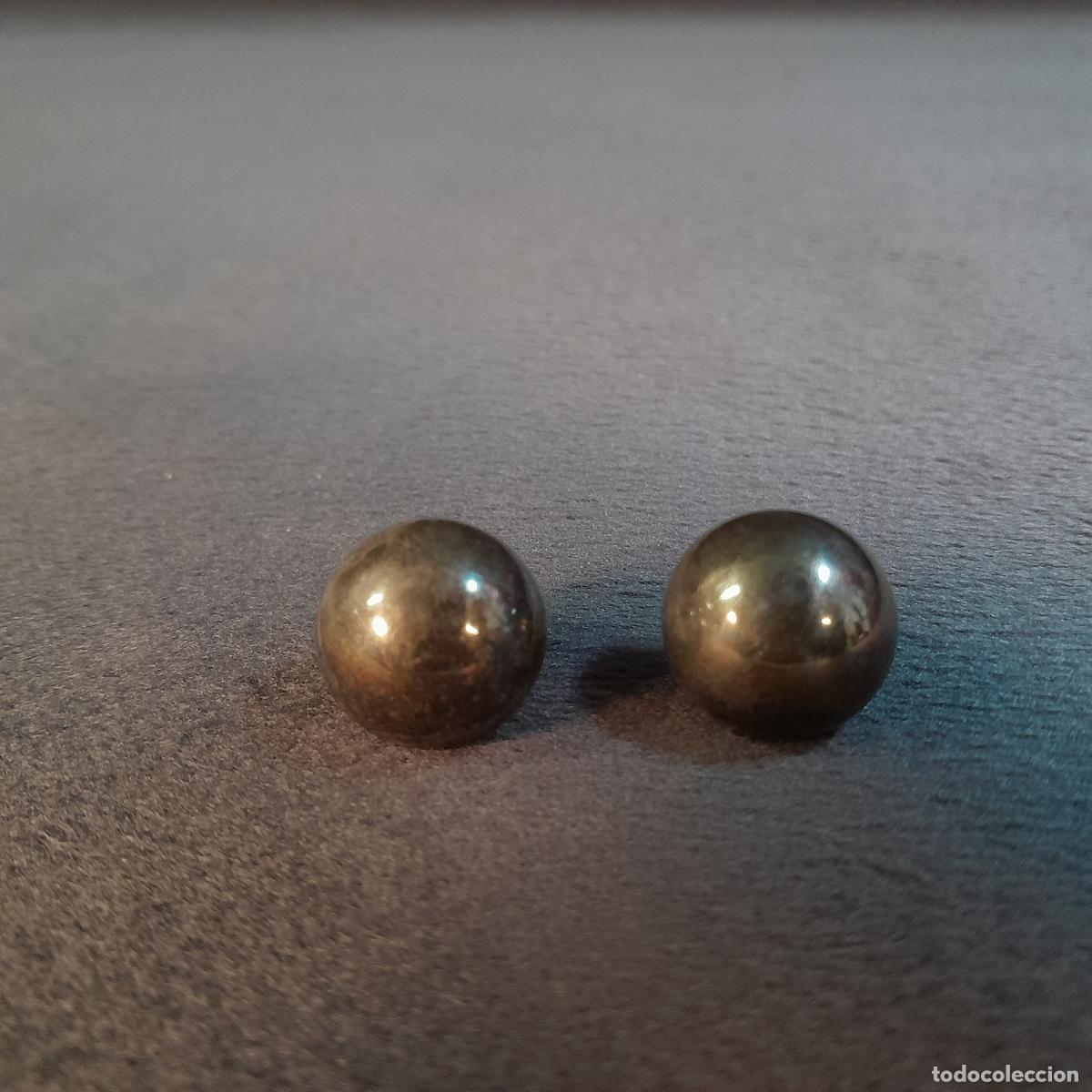 Joyeria: J-4632. PENDIENTES EN PLATA CON FORMA SEMIESF&Eacute;RICA. 1980