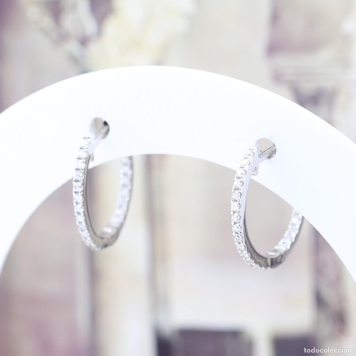 Joyeria: Pendientes de aro fino con 50 diamantes en oro blanco de 18K &ndash; 0,50 ct