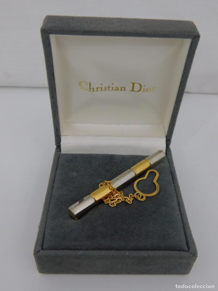 Joyeria: AGUJA CORBATA CHRISTIAN DIOR - PINZA CHAPADA EN ORO