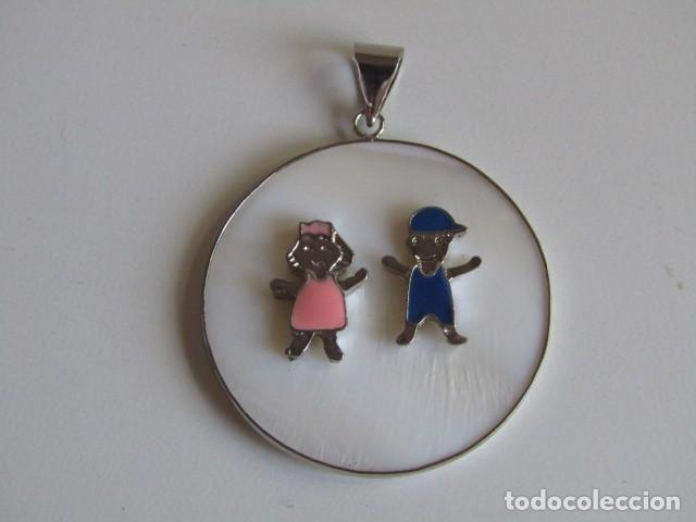 Joyeria: PRECIOSO COLGANTE MEDALL&Oacute;N DE N&Aacute;CAR BLANCO 3,5 CM - FIGURAS NI&Ntilde;O Y NI&Ntilde;A ESMALTADOS