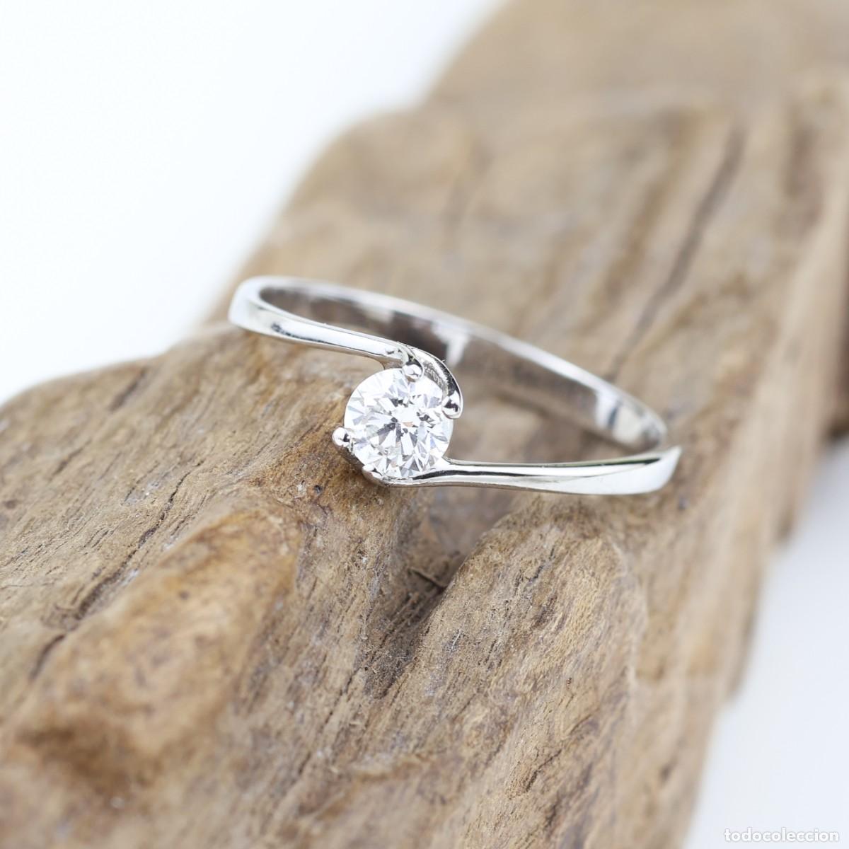 Joyeria: Anillo solitario de diamante en oro blanco de 18K &ndash; 0,22 ct