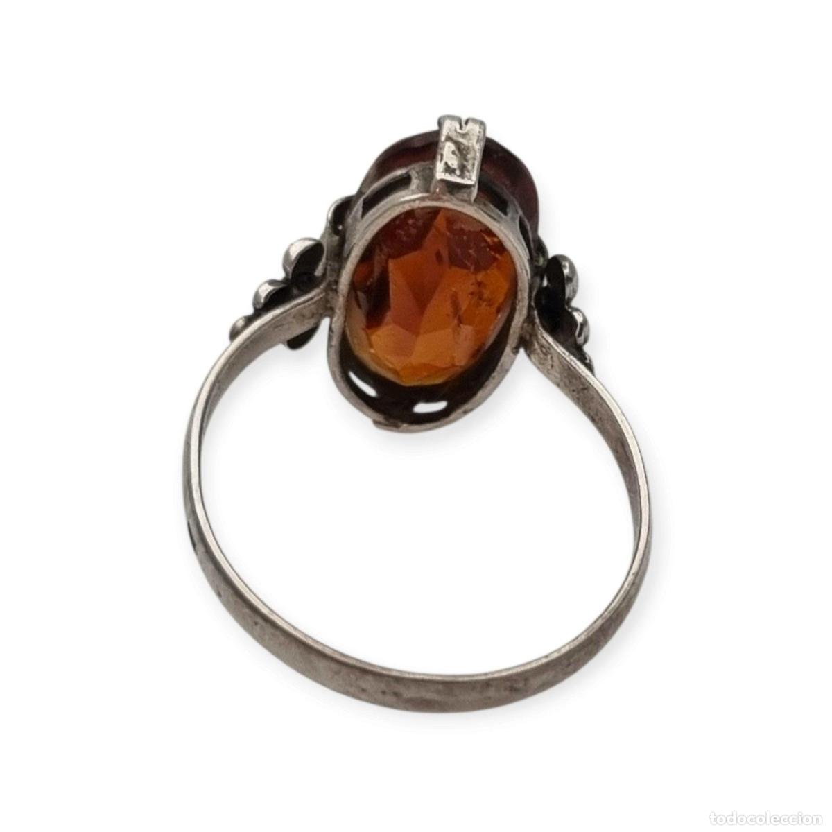 Joyeria: Anillo vintage de estilo Art D&eacute;co en plata con cristal co&ntilde;ac facetado, Europa, ca. 1950&ndash;1960