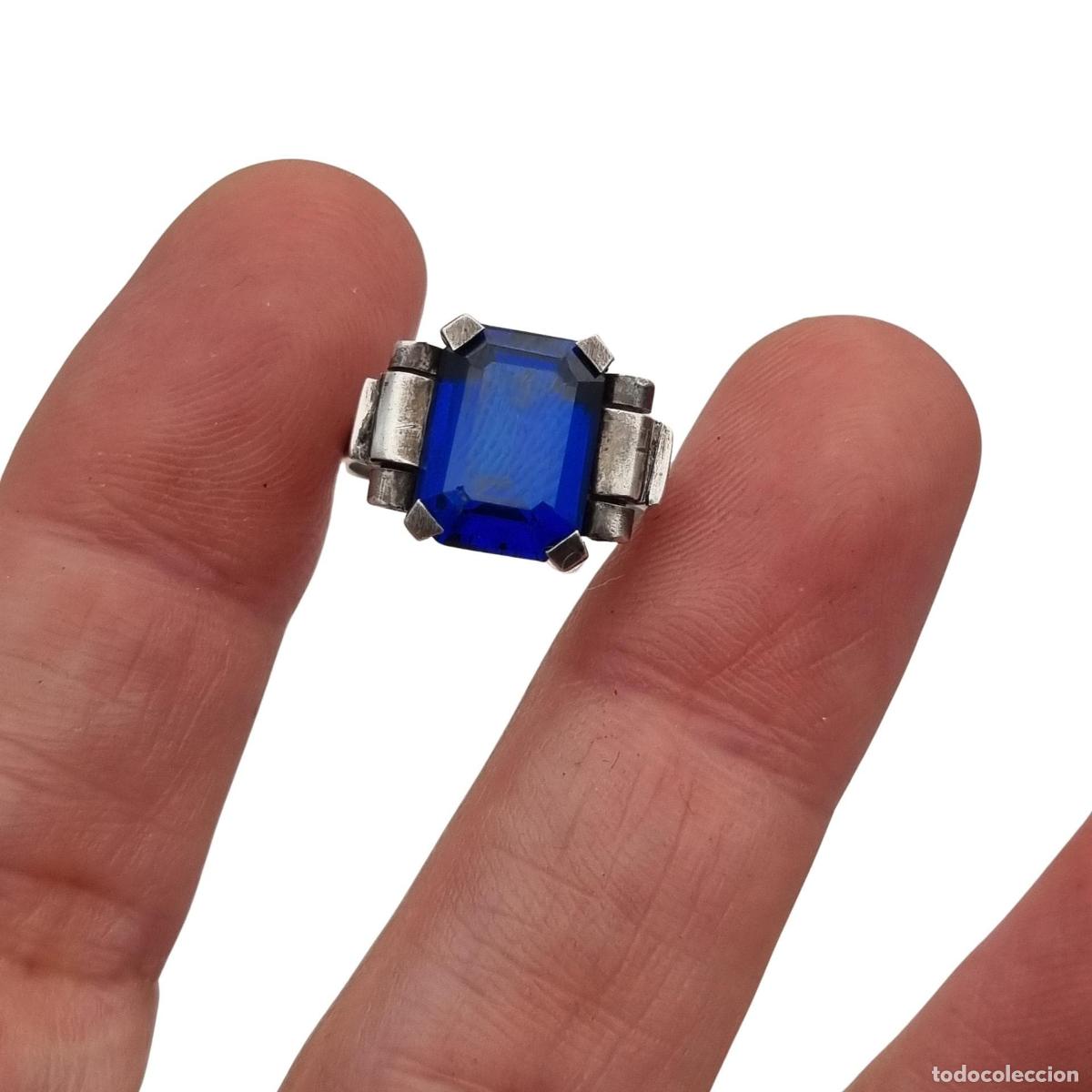 Joyeria: Anillo vintage Art D&eacute;co de plata con piedra azul facetada, Europa, ca. 1930&ndash;1940