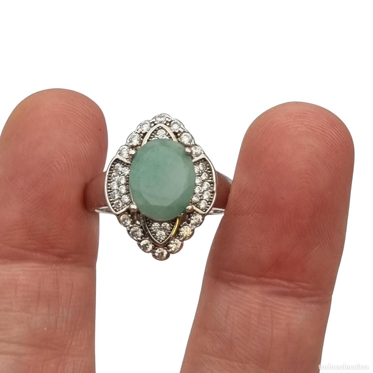 Joyeria: Anillo vintage de c&oacute;ctel tipo Art D&eacute;co, plata con piedra verde y halo tipo marquesa, Espa&ntilde;a, ca. 198