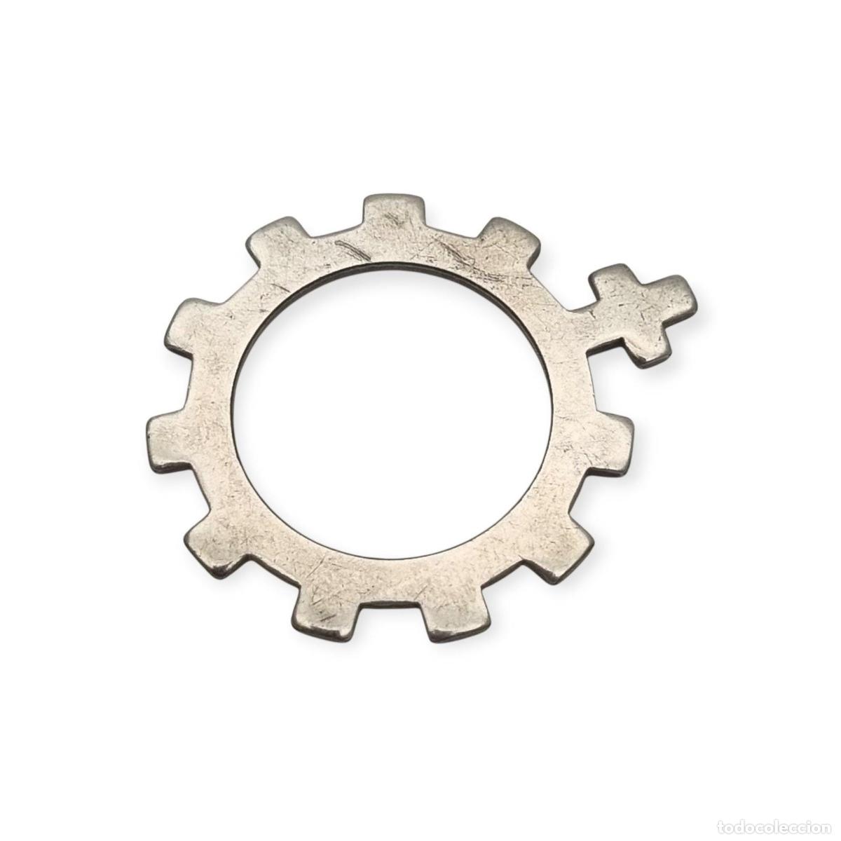 Joyeria: Rosario de dedo, anillo decenario de F&aacute;tima en metal plateado, Circa 1950-1970