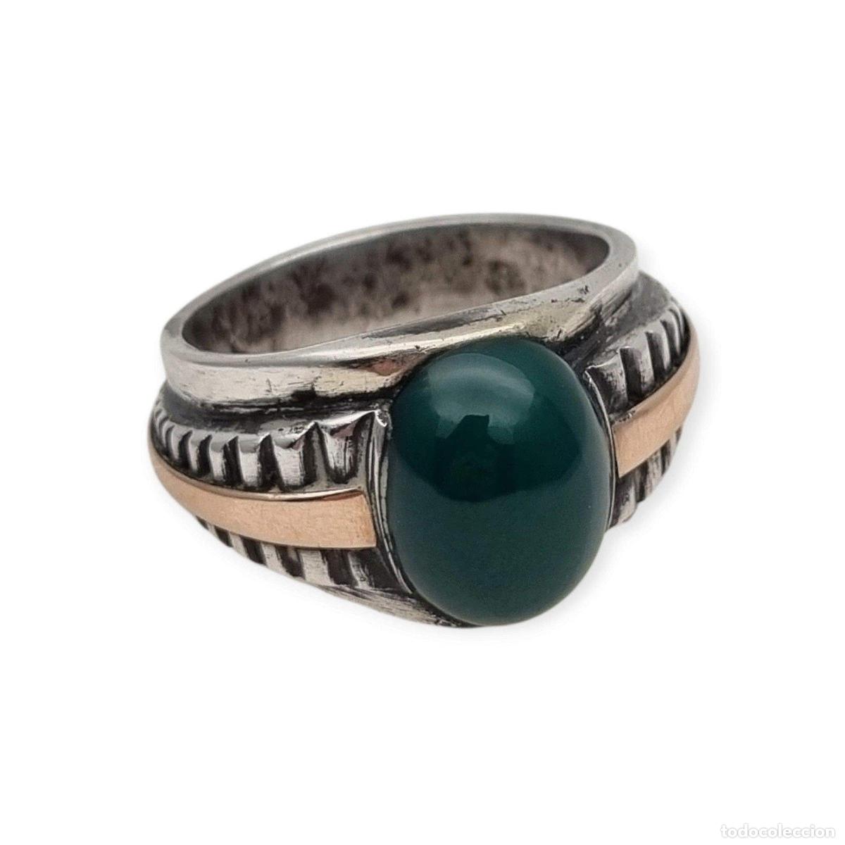 Joyeria: Anillo Vintage de Hombre Cl&aacute;sico de Plata con Calcedonia Verde y Vistas Doradas, A&ntilde;os 60&ndash;70