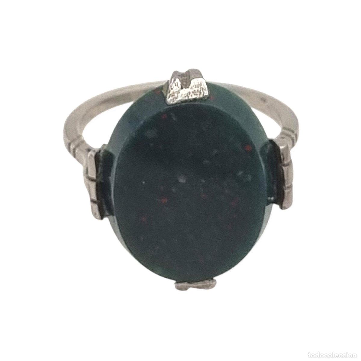 Joyeria: Anillo vintage de plata con piedra de sangre, dise&ntilde;o Art D&eacute;co revival, circa 1950