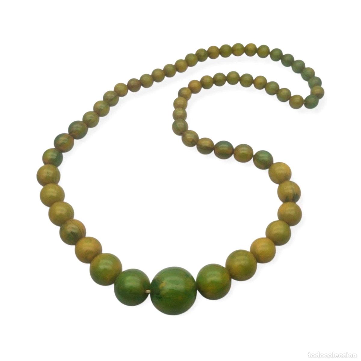 Joyeria: Collar de bolas antiguo Art D&eacute;co de baquelita verde manzana, circa 1930