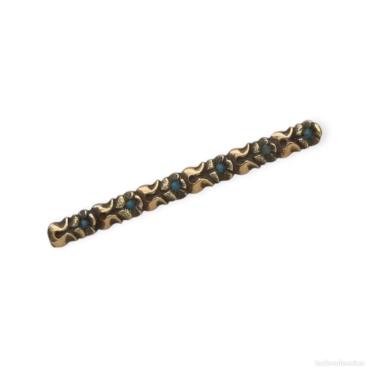 Joyeria: Broche antiguo Art D&eacute;co de plata con vistas doradas y flores azules, Espa&ntilde;a, ca. 1940