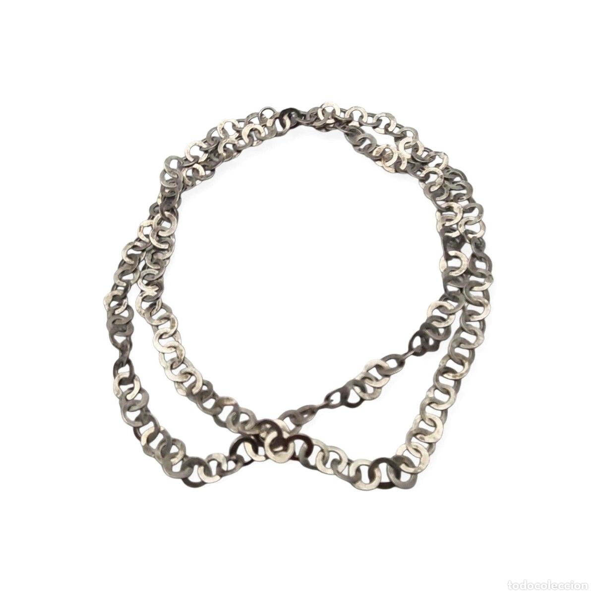Jewelry: Collar largo artesanal &eacute;tnico de plata tipo Rihana, tradici&oacute;n tunecina, ca. 1950&ndash;1970