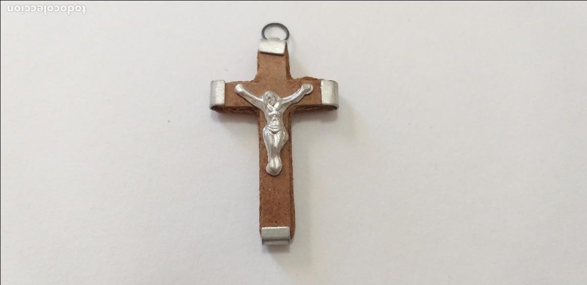 Joyeria: Colgante. Crucifijo. Cruz madera y aluminio Jerusal&eacute;n.
