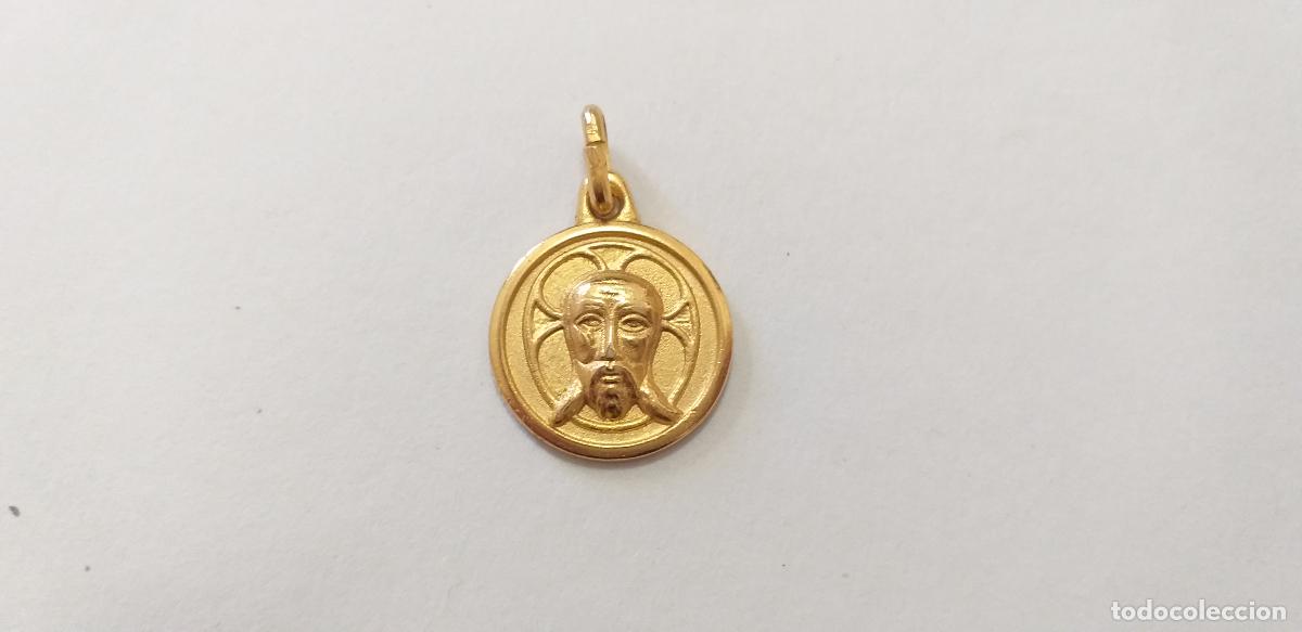 Joyeria: Antiguo colgante o medalla religioso. Imagen. Dorado