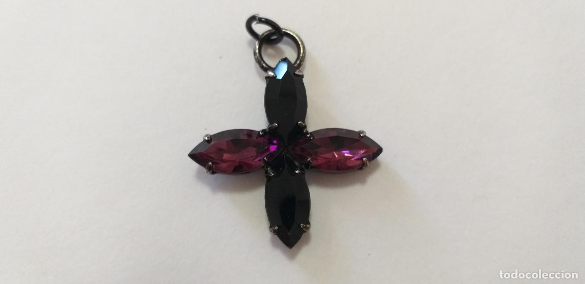 Joyeria: Bonito colgante en forma de cruz. AMATISTA O SIMILAR.
