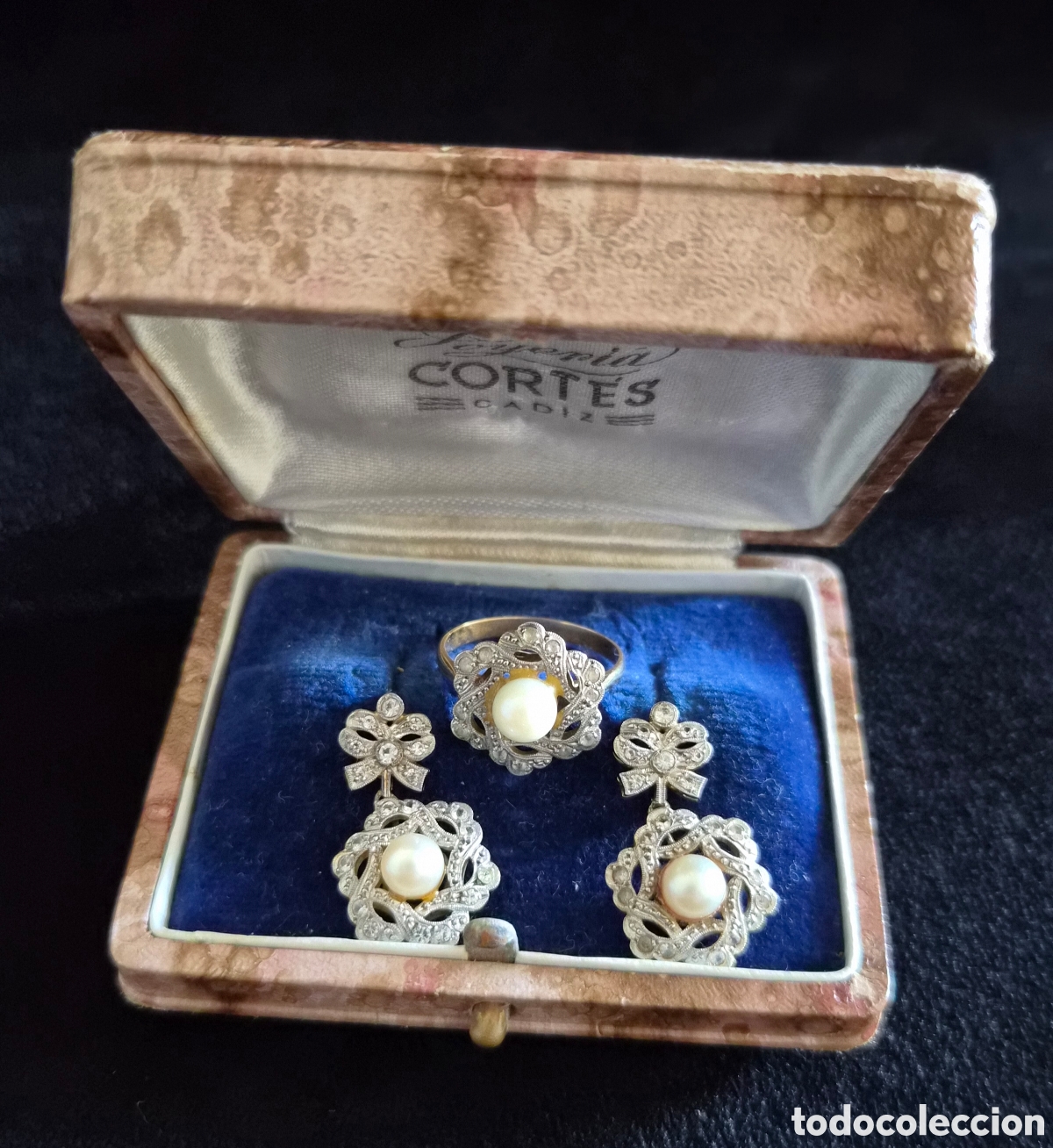 Joyeria: Conjunto antiguo de oro de 18 quilates con perlas y piedras blancas &ndash; Anillo y pendientes &ndash; 7,38 g