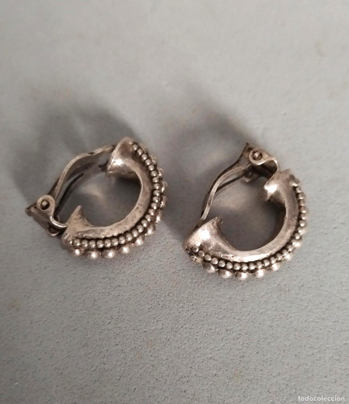 Joyeria: Antiguos pendientes de plata.