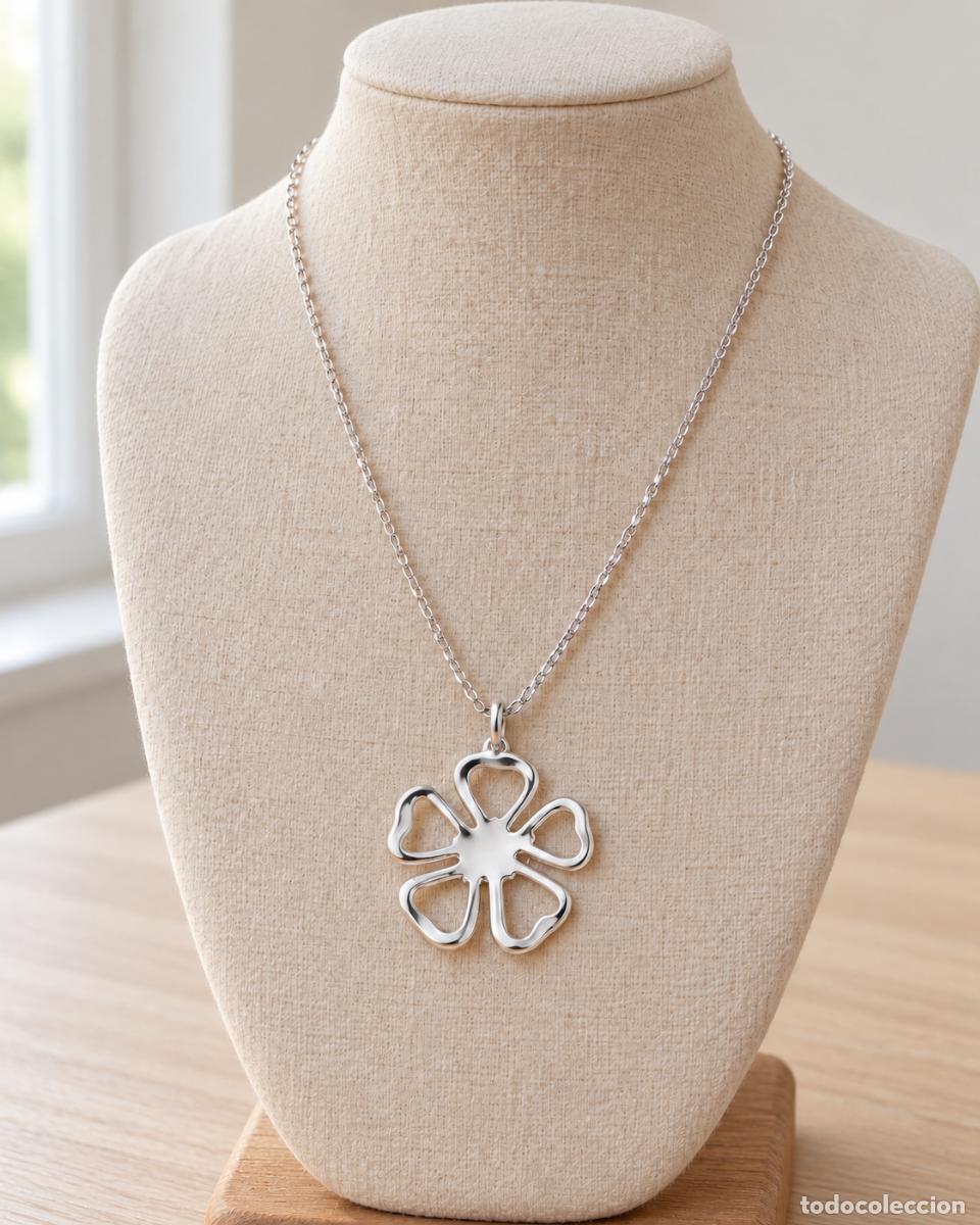 Joyeria: Colgante de plata 925 flor de corazones con cadena