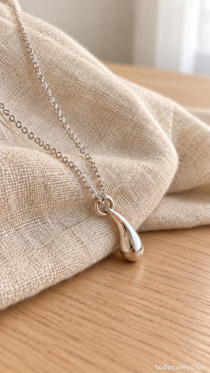Joyeria: Collar de plata con colgante de gota y cadena fina