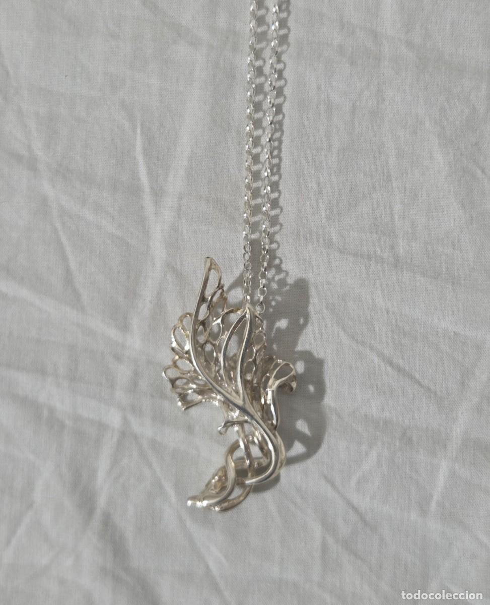 Joyeria: Colgante de cisnes abstractos con cadena en plata de ley