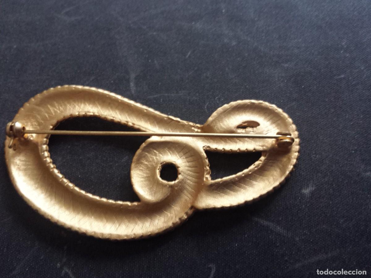 Joyeria: Broche dorado mate en forma de lazo - Foto 4