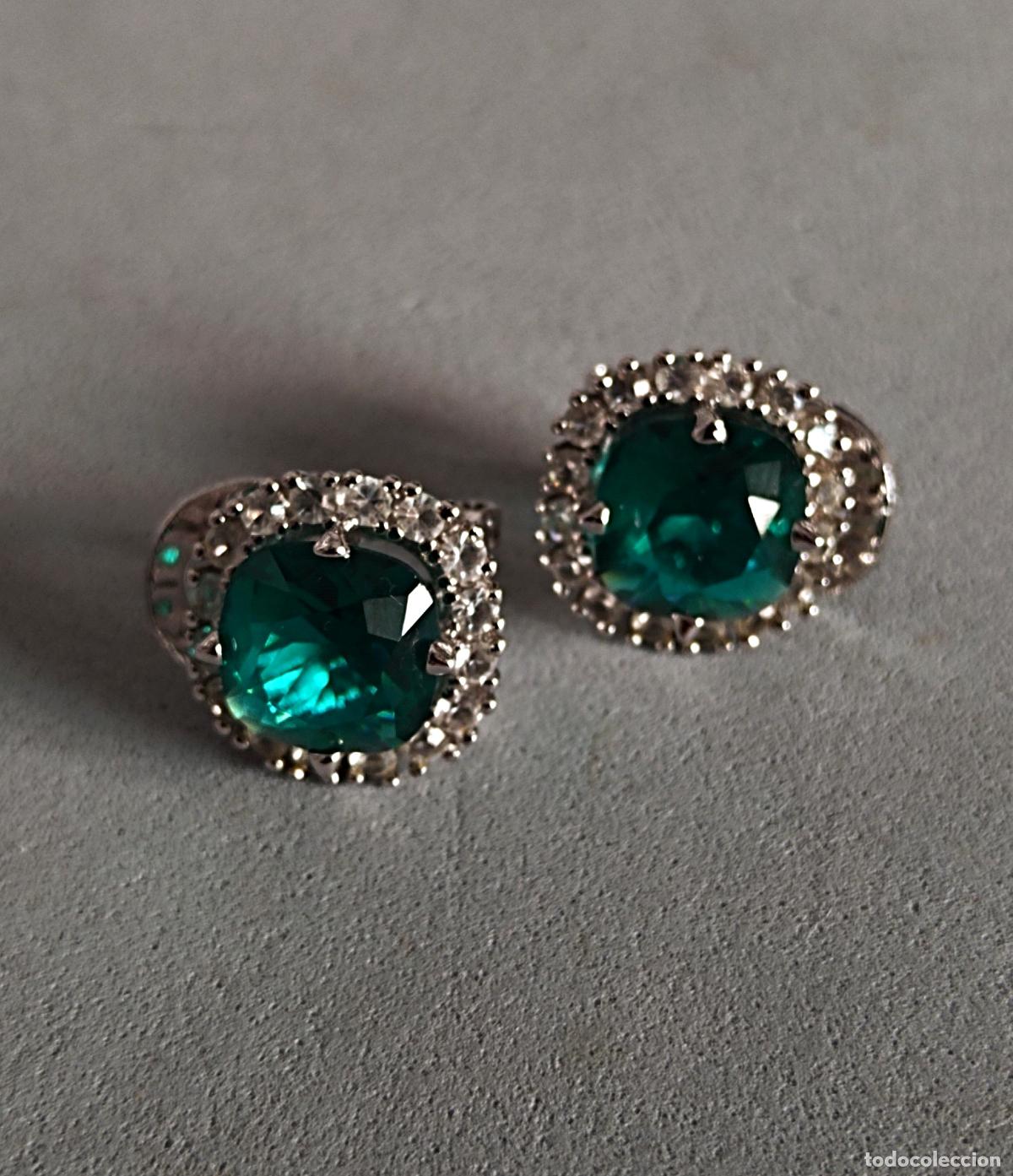 Joyeria: Antiguos pendientes de plata contrastada, piedra verde y circonitas., cierre de omega.