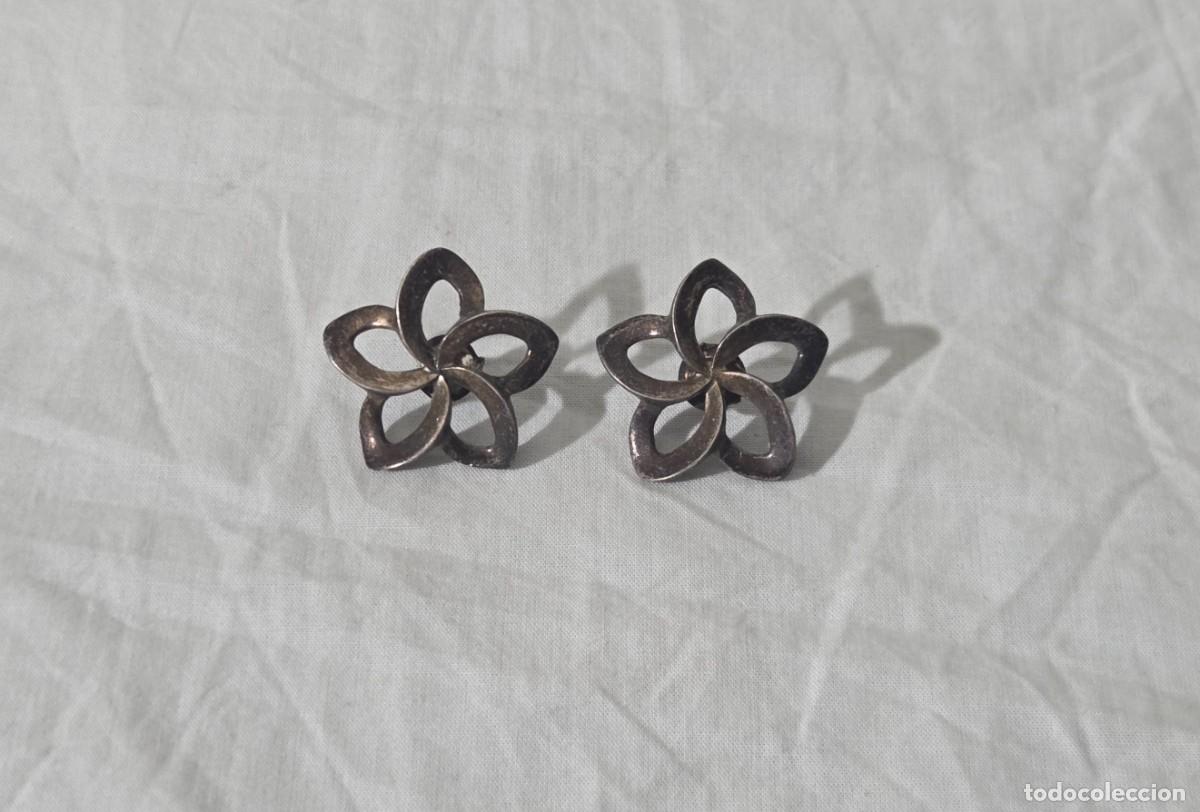 Joyeria: Pendientes en forma de flor de plata de ley - Foto 1