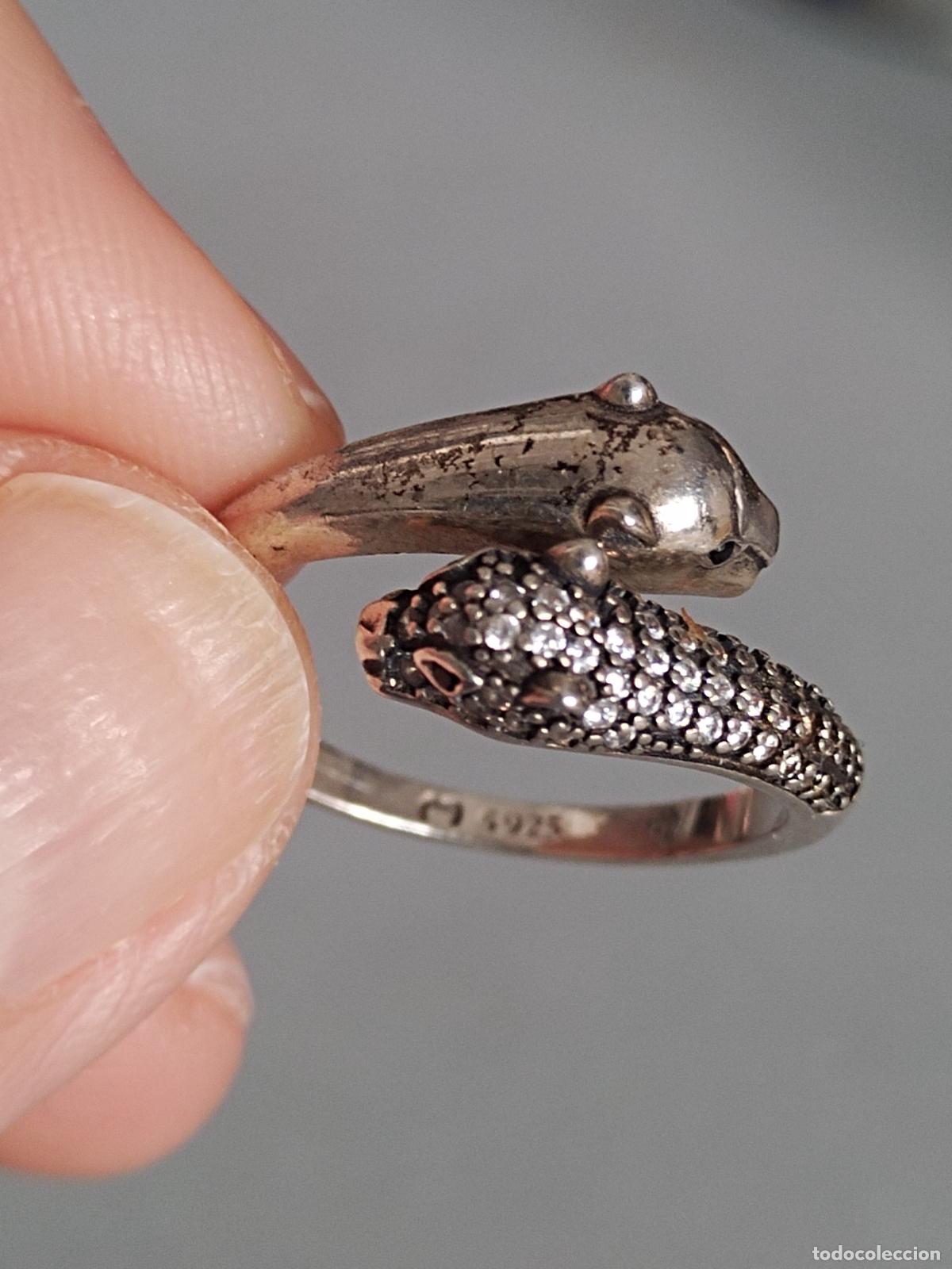 Joyeria: Anillo de plata de ley contrastada con circonitas.