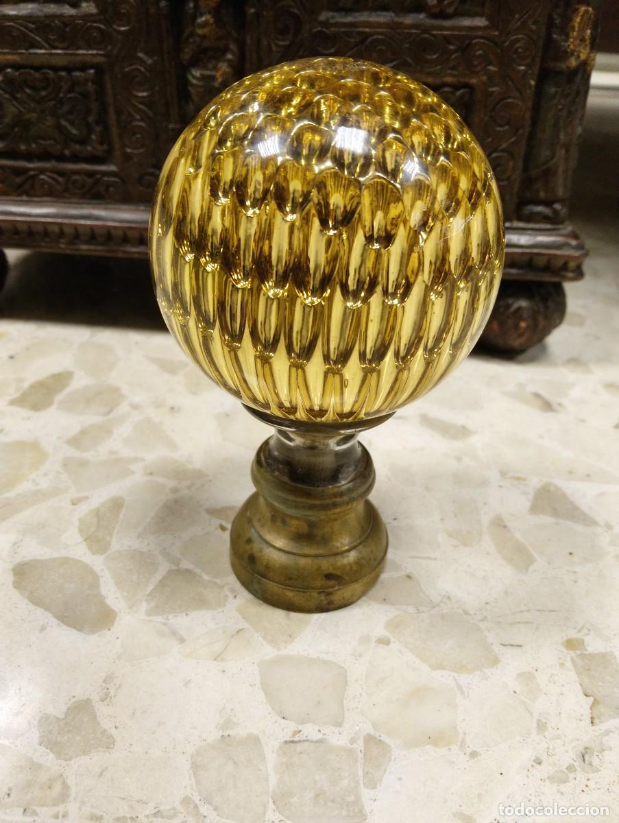 Joyeria: PRECIOSA ANTIGUA BOLA DE CRISTAL POMO ARRANQUE DE ESCALERA NIDO PANAL COLMENA DE ABEJAS COLOR ORO