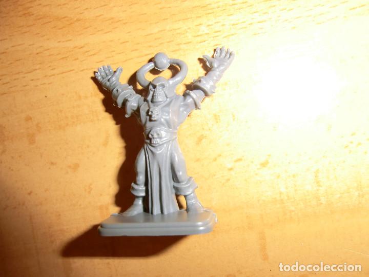 Juegos antiguos: hechicero heroquest , plastico - Foto 1