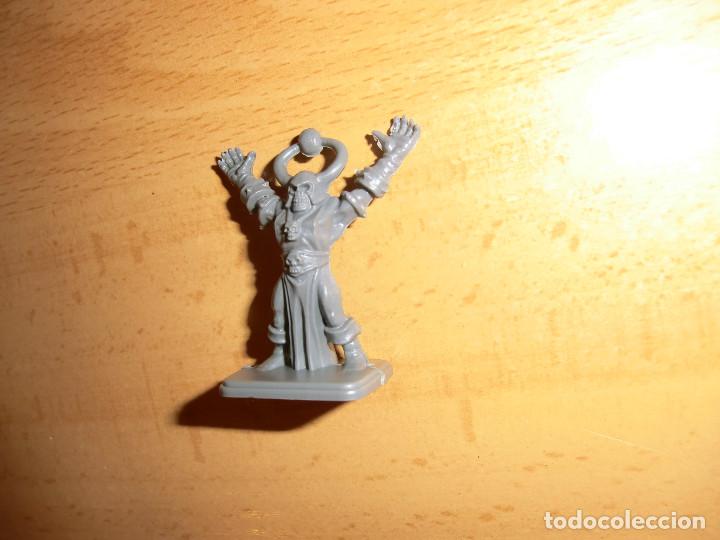 Juegos antiguos: hechicero heroquest , plastico - Foto 4