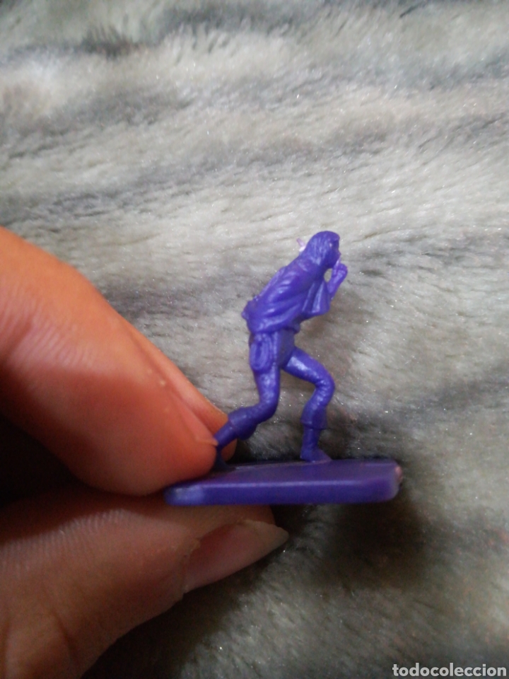 Juegos antiguos: Figura Hero quest lila - Foto 2