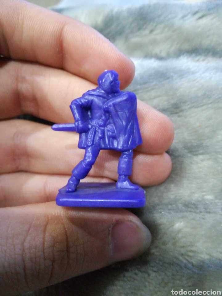 Juegos antiguos: Figura Hero quest lila - Foto 1