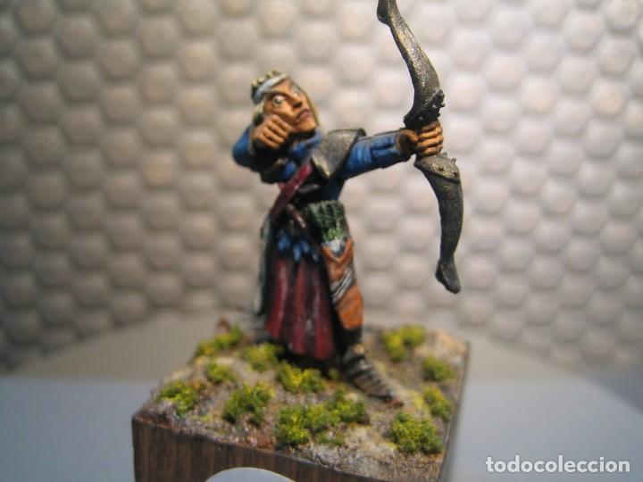 Jeux Anciens: figura de fantas&Iacute;a de plomo modelo 3 - pintado de calidad- - tama&ntilde;o peana cm. 3x3x2
