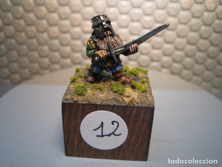 Jeux Anciens: FIGURA DE FANTASIA de plomo modelo 12 - pintado de calidad- - tama&ntilde;o peana cm. 3x3x2