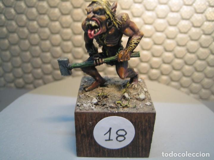 Jeux Anciens: FIGURA DE FANTASIA de plomo modelo 18 - pintado de calidad- - tama&ntilde;o peana cm. 3x3x2