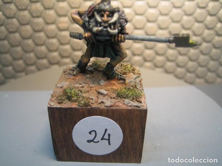 Jeux Anciens: FIGURA DE FANTASIA de plomo modelo 24 - pintado de calidad- - tama&ntilde;o peana cm. 3x3x2