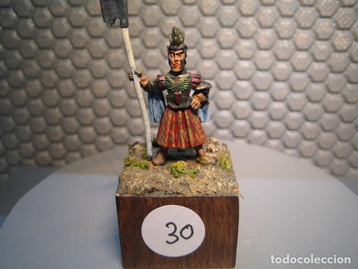 Jeux Anciens: FIGURA DE FANTASIA de plomo modelo 30 - pintado de calidad- - tama&ntilde;o peana cm. 3x3x2