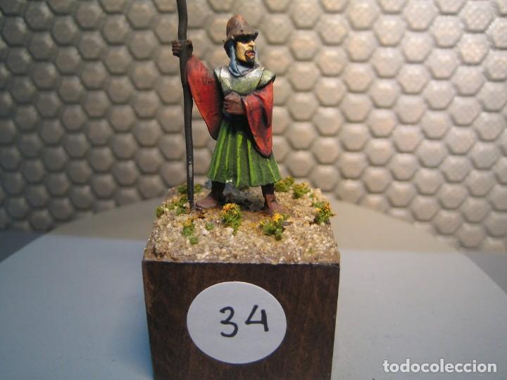 Jeux Anciens: FIGURA DE FANTASIA de plomo modelo 34 - pintado de calidad- - tama&ntilde;o peana cm. 3x3x2