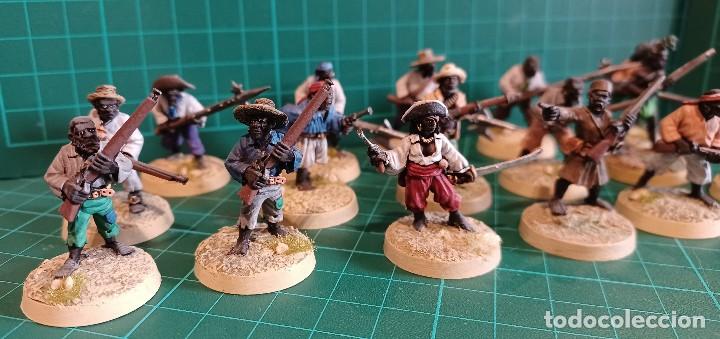 Juegos antiguos: FOUNDRY 28mm : 86 Figuras PIRATAS - Foto 10