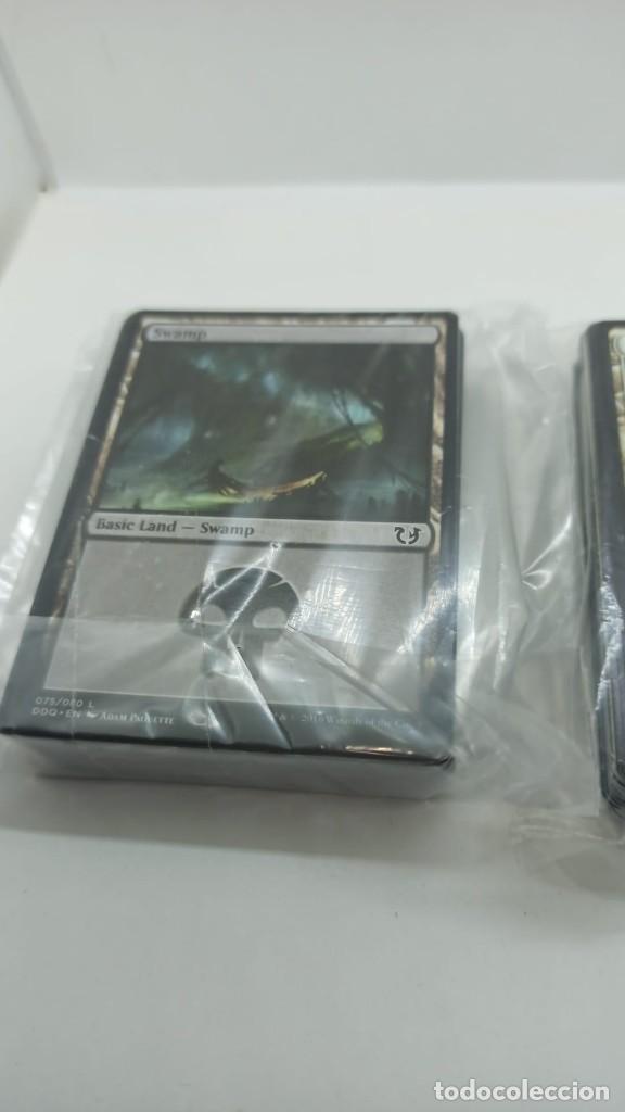 Juegos antiguos: Lote cartas Magic con fundas negro blanco - Foto 2