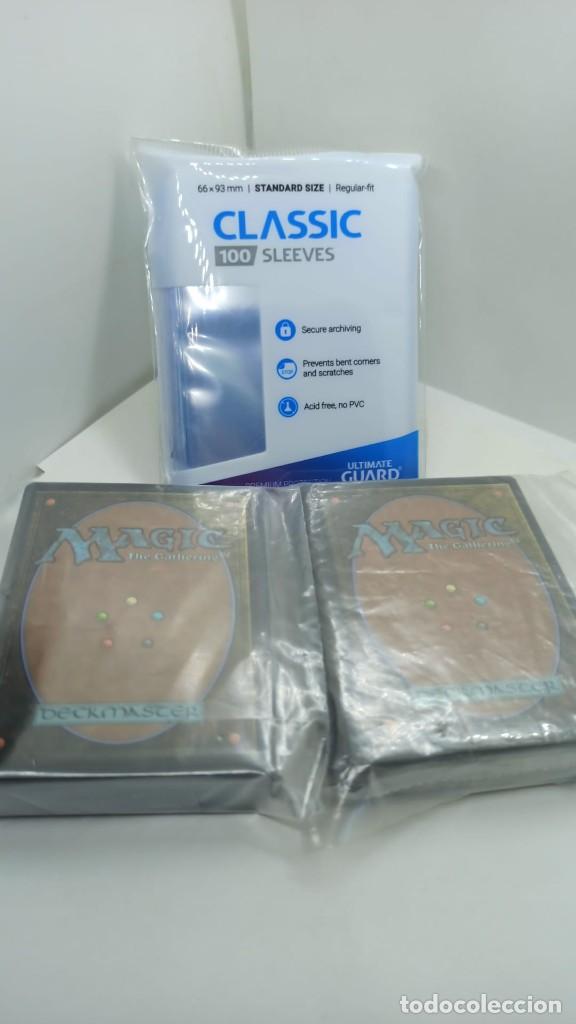 Juegos antiguos: Lote cartas Magic con fundas blanco blanco - Foto 1