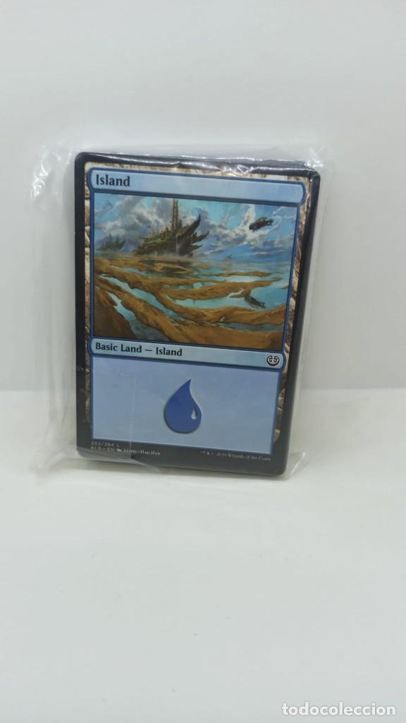 Juegos antiguos: Lote cartas Magic con fundas azul azul - Foto 2