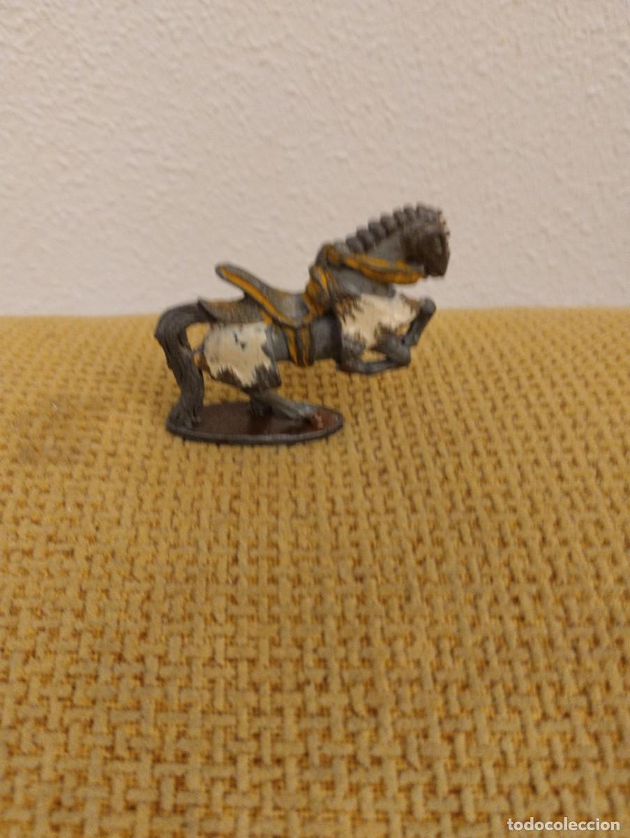 Juegos antiguos: Caballo plomo Grenadier - Foto 2