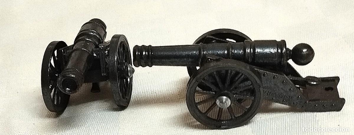 Juegos antiguos: Dos ca&ntilde;ones de metal, con ruedas - Foto 6
